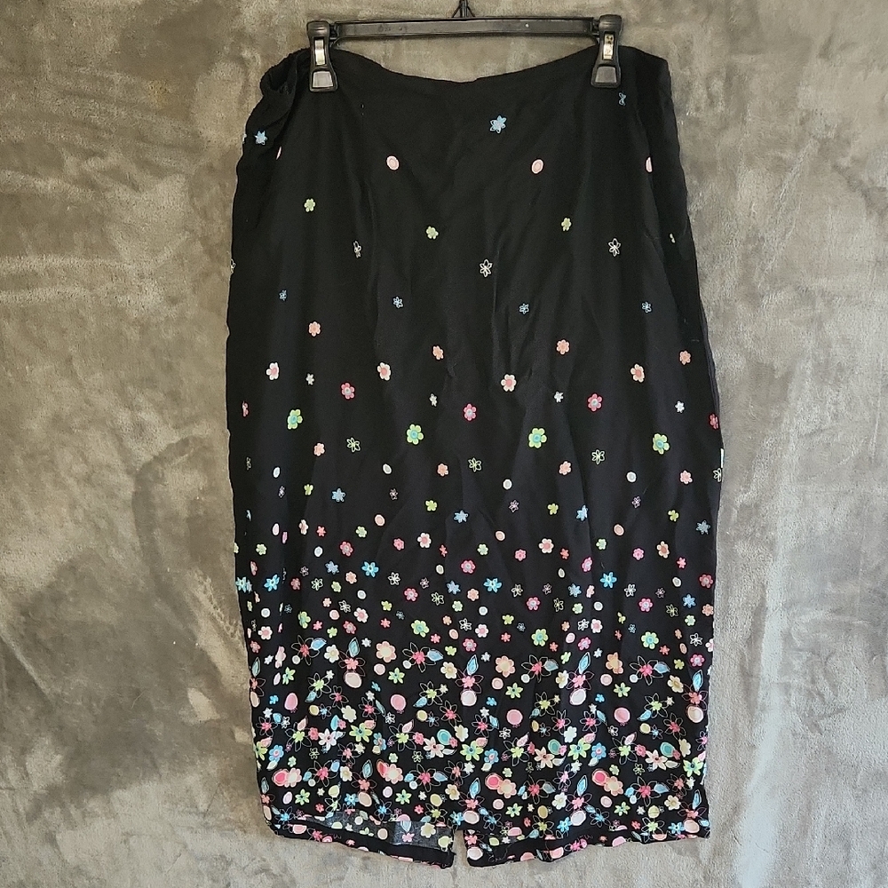 CJ Banks Black Skirt With Beautiful Flowers. Size 14W